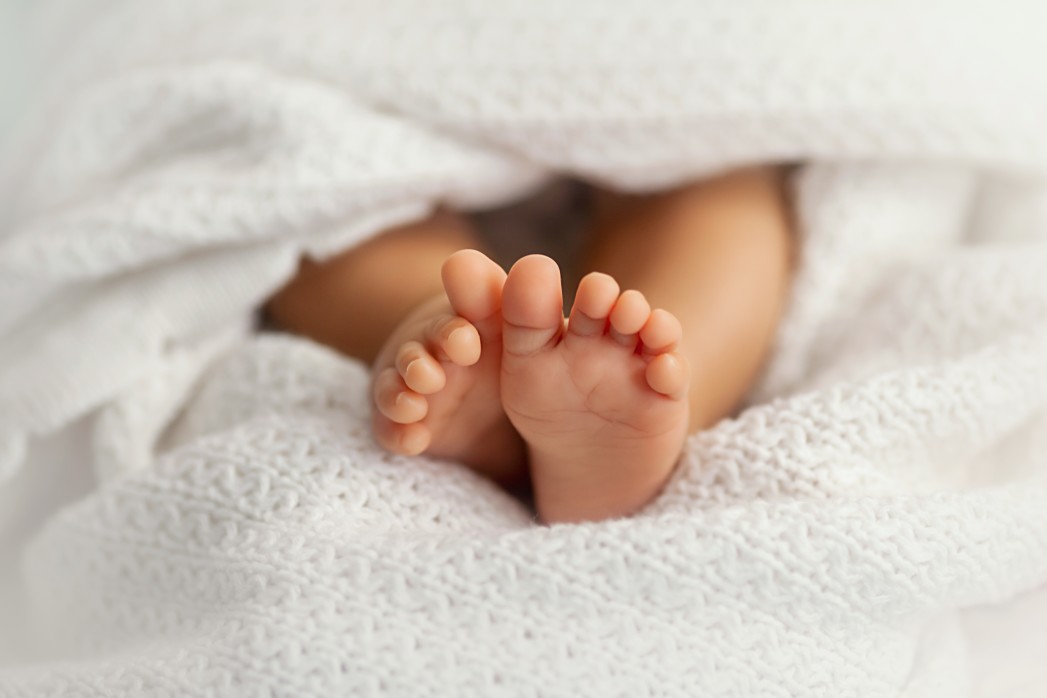 64494 282 Baby Foot Toes Newborn Feet Infant Barefoot Girl Childhood Birth Maternity Baby Girl White Blanket T20 Lrylj8